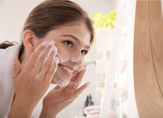 Clean face with cleanser - onlineakhbarwala